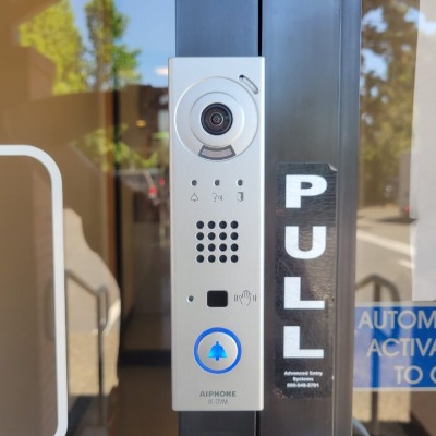 Doorbell front door